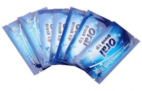 Oral wipes for teeth whitening